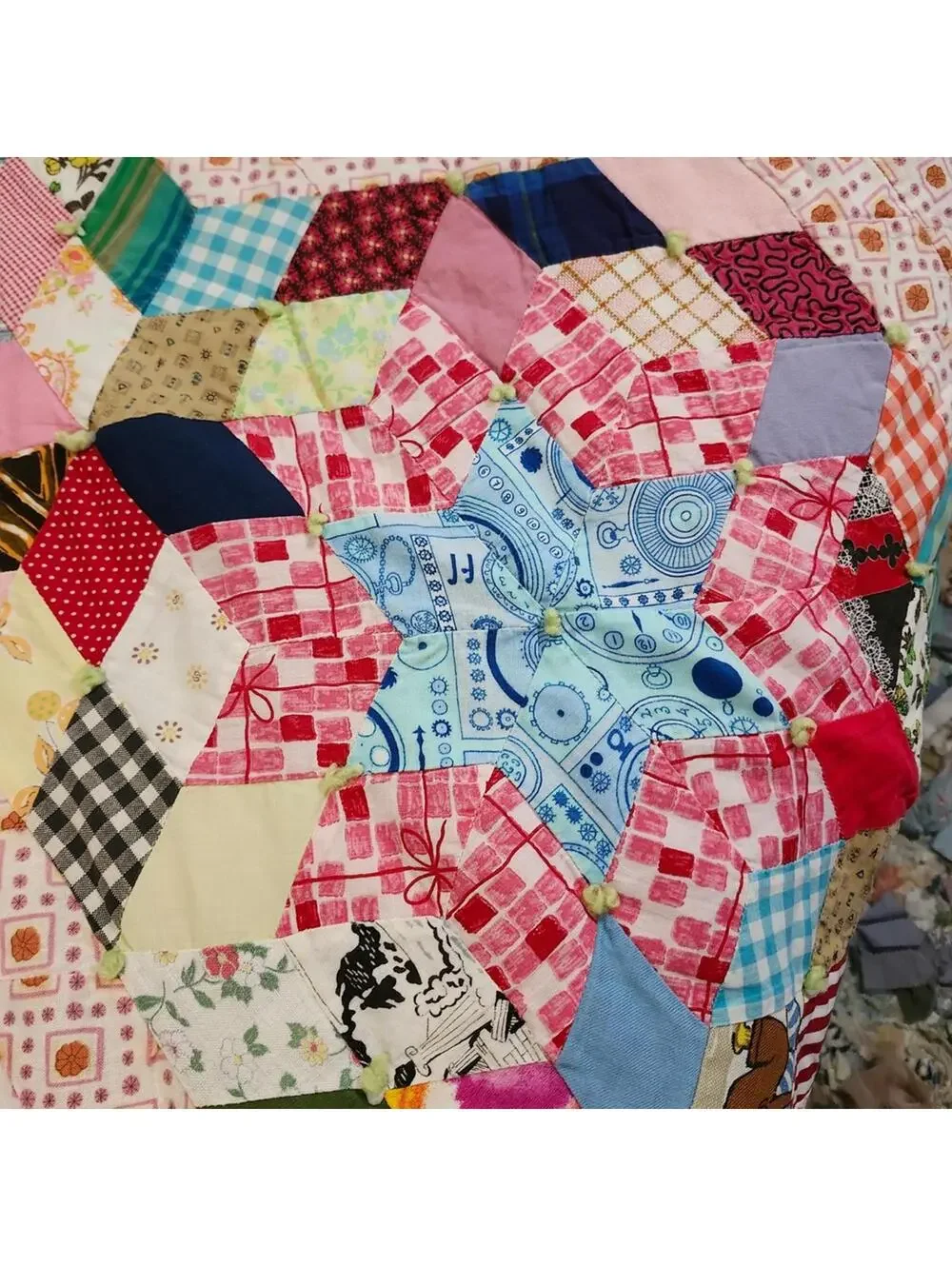 Handmade Patchwork Quilt Vintage Starburst Pattern Colorful Throw Blanket 62x88